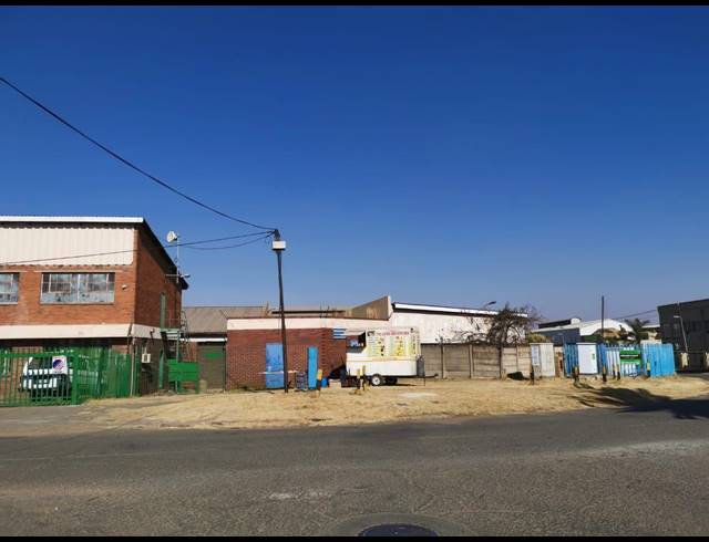 3,228M² WAREHOUSE FOR SALE IN HERIOTDALE